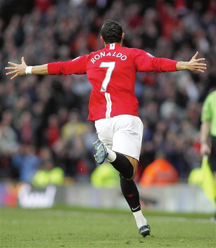 右膝盖受伤 右膝盖受伤